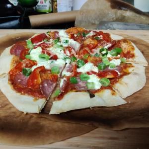 Pizza Frischkäse-Frühlingszwiebel