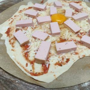 Pizza Leberkäs-Spiegelei