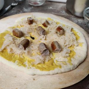 Pizza Nürnberger Bratwurst