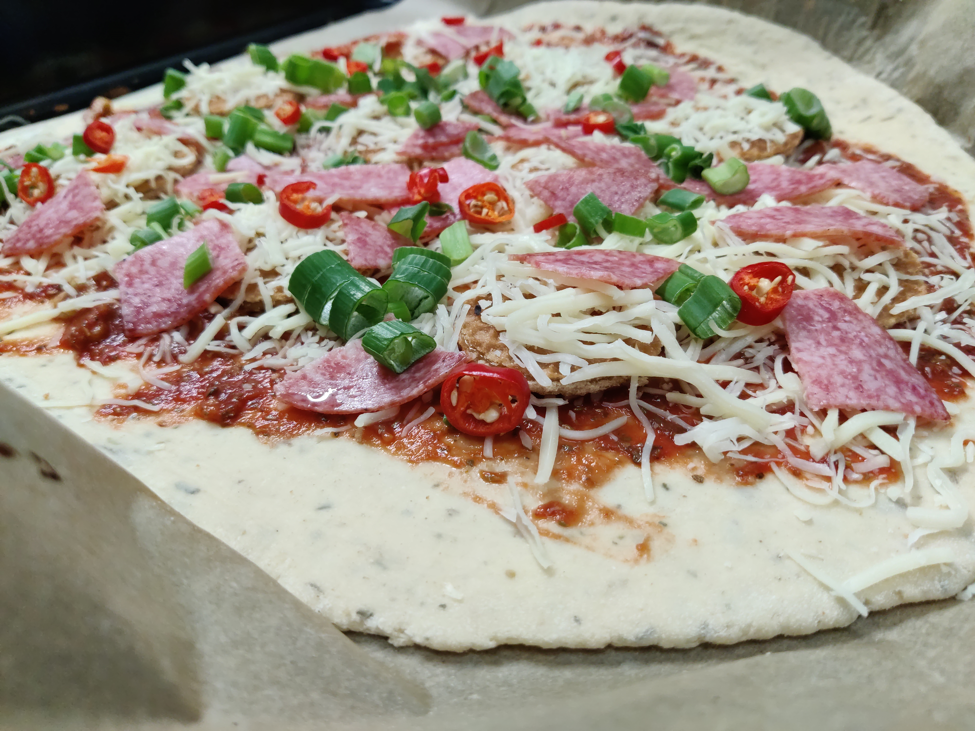 Pizza Stroopwafel-Chili-Frühlingszwiebel